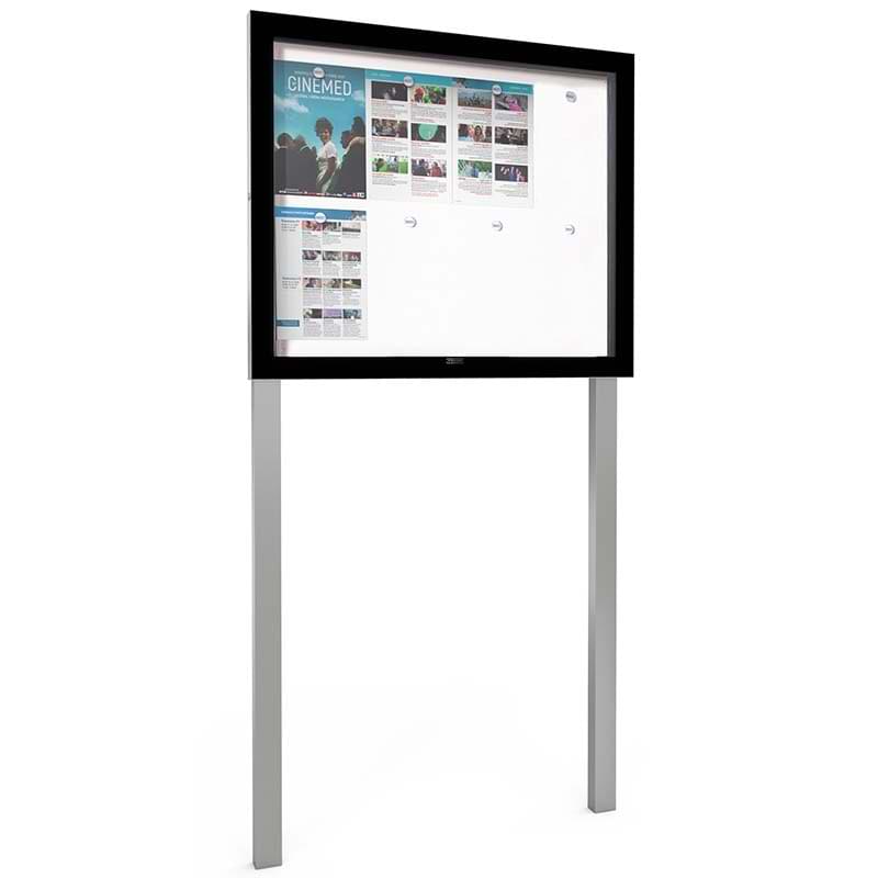 Vitrine Edge sur pieds - Porte battante - 8 A4