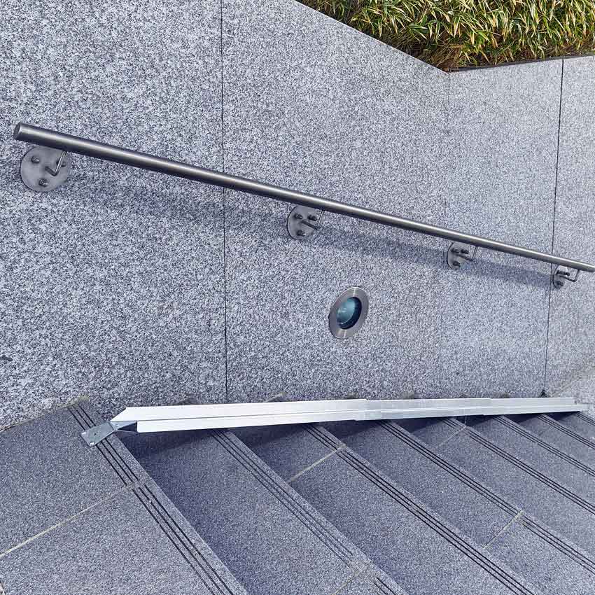 Rampe d'escalier pour vélo - L. 113 à 345 cm