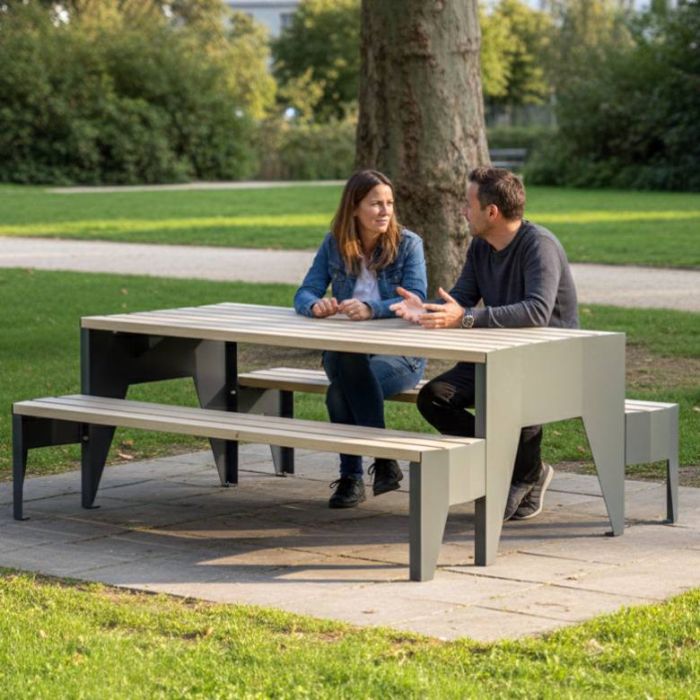 Table pique-nique Eco-conçue - Acier & Robinier