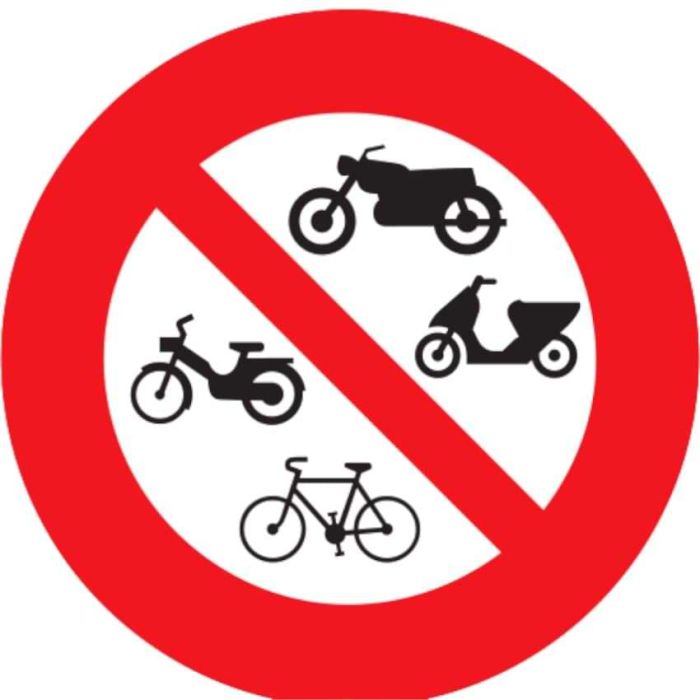 Panneau Interdit aux deux roues